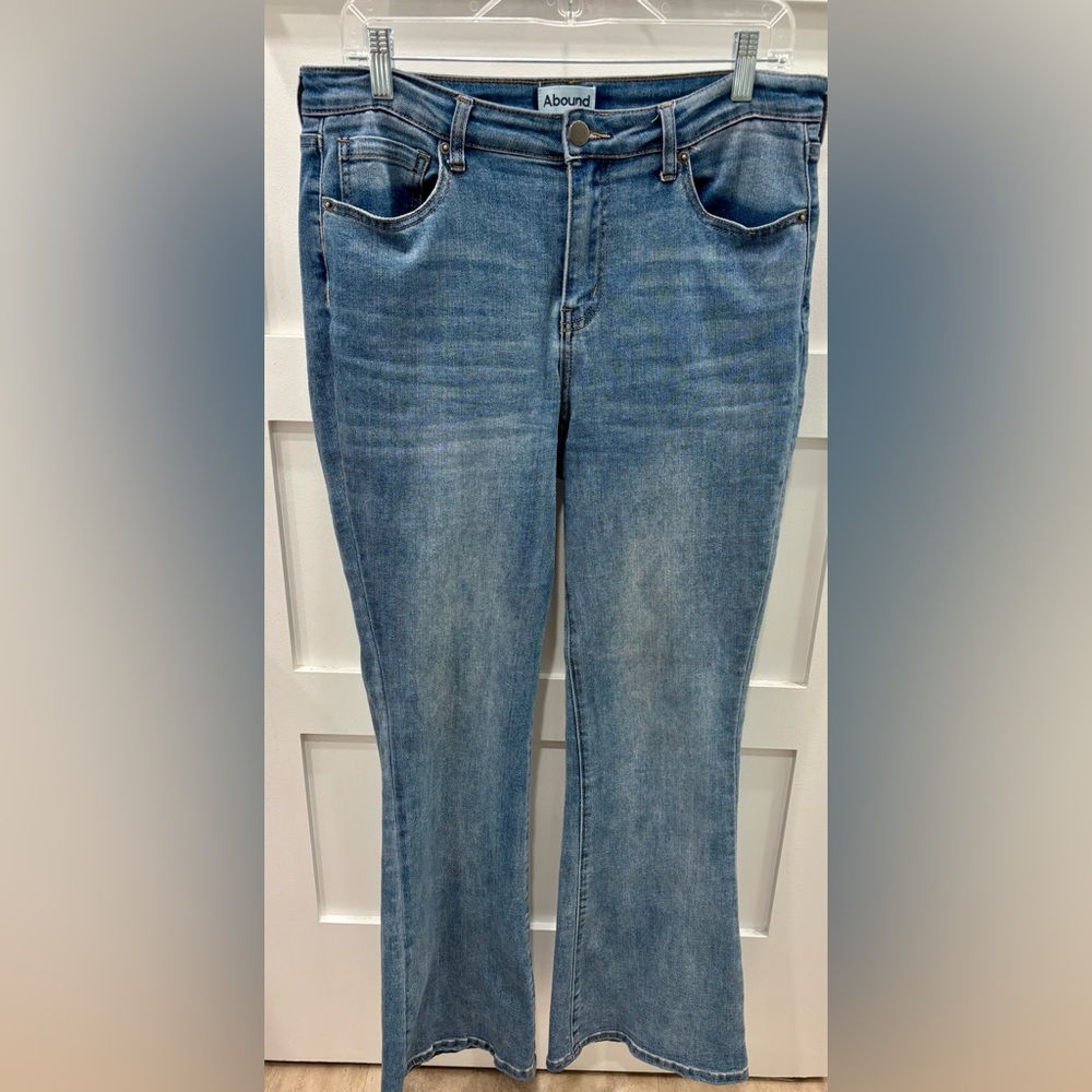 ABOUND Vintage Wash Flare Jeans Size 32